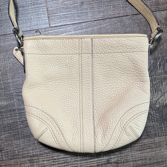 Vintage Coach Beige Crossbody Bag - Picture 2 of 16